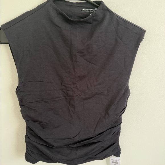 NWT Abercrombie Paloma Top - Picture 2 of 3